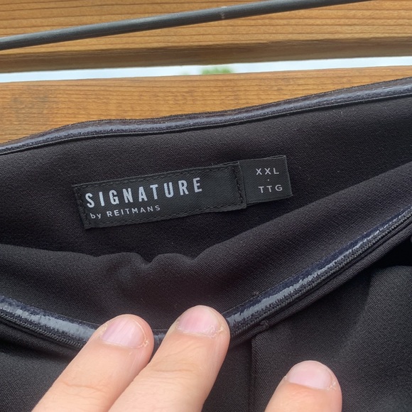 Tubetop In black with beautiful twist front detailing - Picture 4 of 4